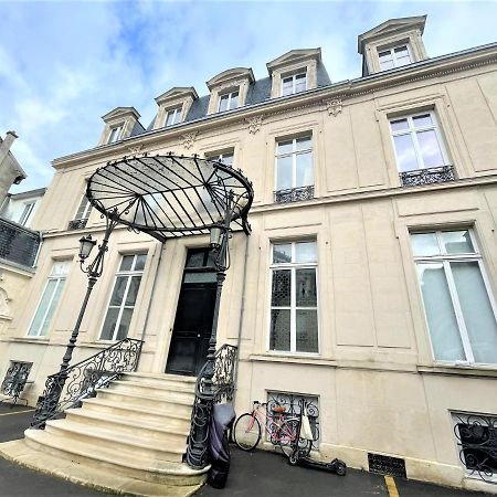 Aux Clefs Des Sacres - Dans Un Hotel Particulier Situe Rue Du Marc - Reims - Hyper Centre Forum Mairie Boulingrin Bagian luar foto
