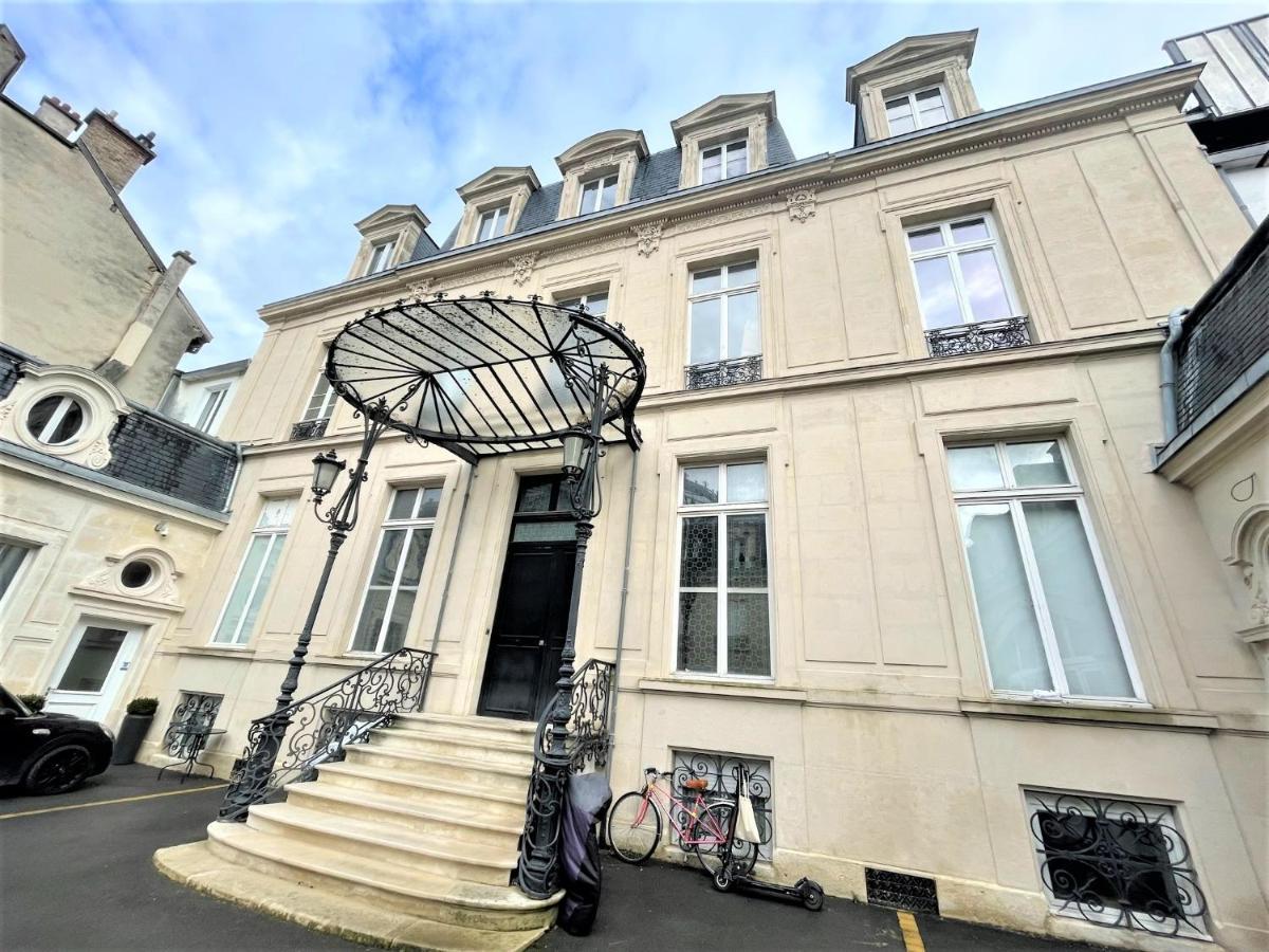 Aux Clefs Des Sacres - Dans Un Hotel Particulier Situe Rue Du Marc - Reims - Hyper Centre Forum Mairie Boulingrin Bagian luar foto