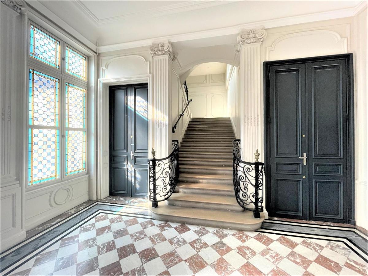 Aux Clefs Des Sacres - Dans Un Hotel Particulier Situe Rue Du Marc - Reims - Hyper Centre Forum Mairie Boulingrin Bagian luar foto