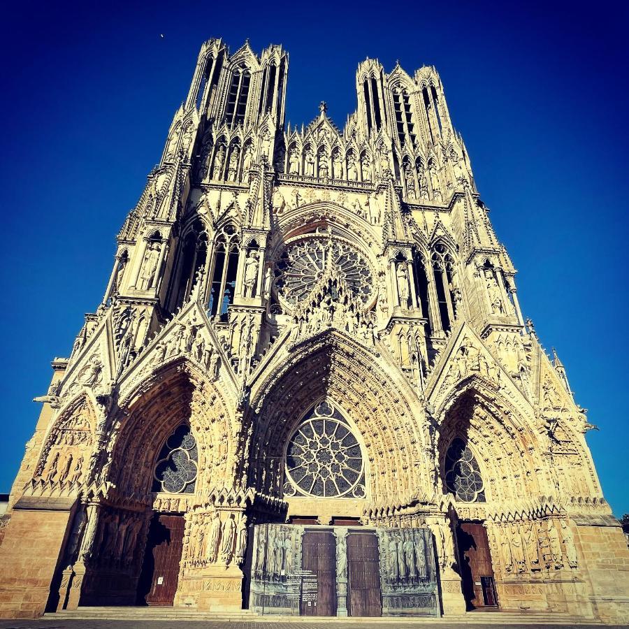 Aux Clefs Des Sacres - Dans Un Hotel Particulier Situe Rue Du Marc - Reims - Hyper Centre Forum Mairie Boulingrin Bagian luar foto