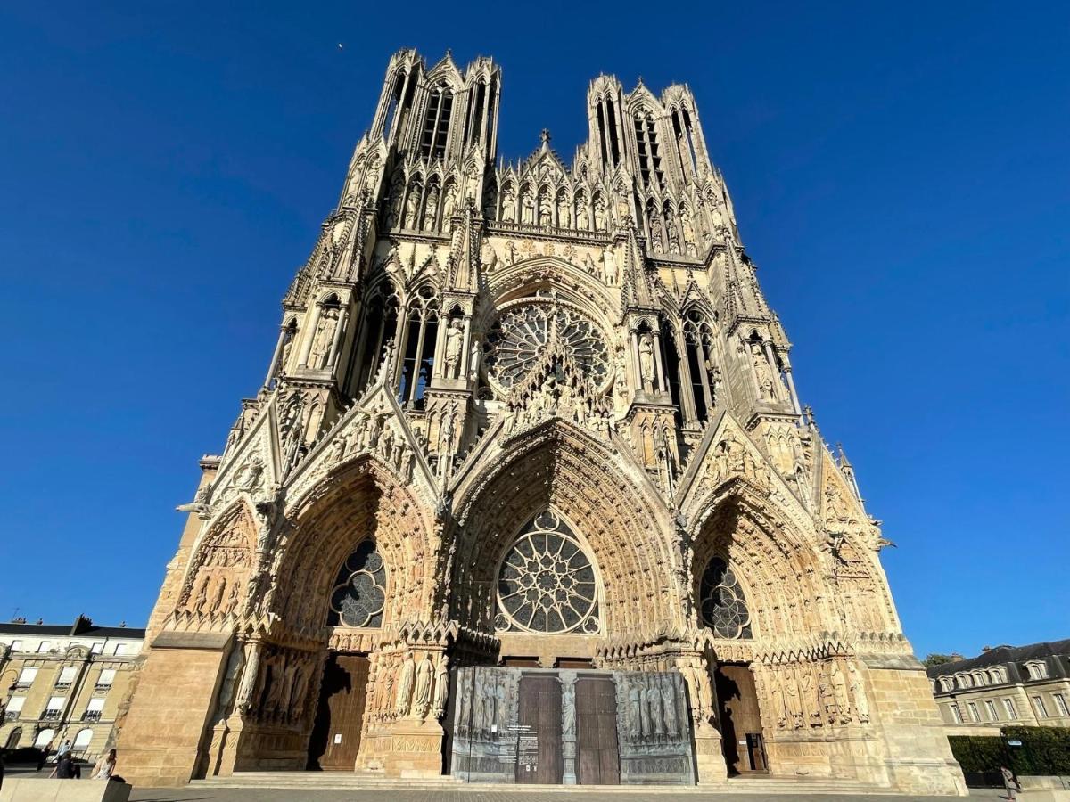 Aux Clefs Des Sacres - Dans Un Hotel Particulier Situe Rue Du Marc - Reims - Hyper Centre Forum Mairie Boulingrin Bagian luar foto