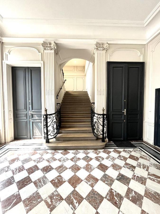 Aux Clefs Des Sacres - Dans Un Hotel Particulier Situe Rue Du Marc - Reims - Hyper Centre Forum Mairie Boulingrin Bagian luar foto