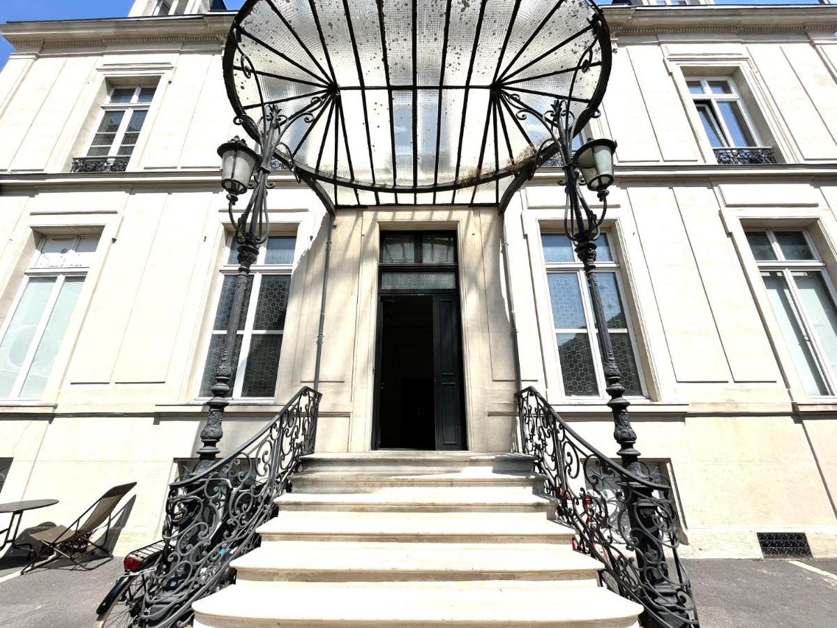 Aux Clefs Des Sacres - Dans Un Hotel Particulier Situe Rue Du Marc - Reims - Hyper Centre Forum Mairie Boulingrin Bagian luar foto