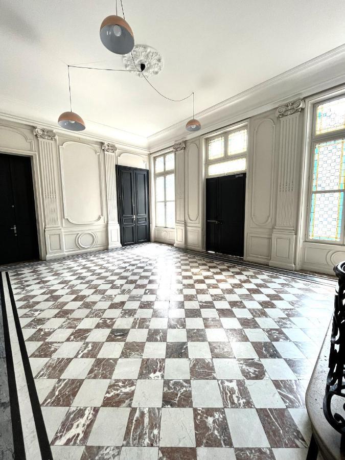 Aux Clefs Des Sacres - Dans Un Hotel Particulier Situe Rue Du Marc - Reims - Hyper Centre Forum Mairie Boulingrin Bagian luar foto